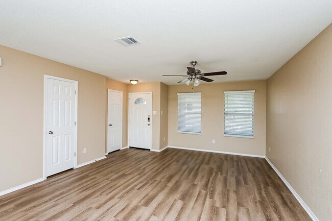 Building Photo - 7160 Little Mohican Dr