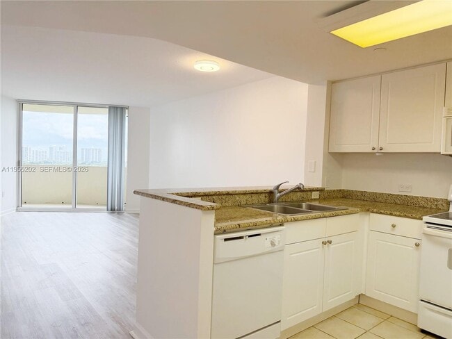 Building Photo - 19501 W Country Club Dr