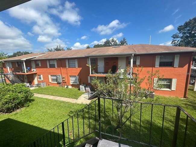 Building Photo - 1627 W Oak Ridge Rd