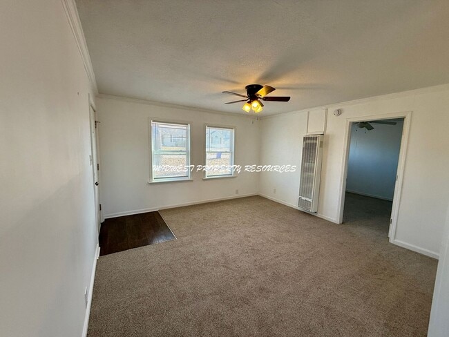 Building Photo - Charming 1 Bedroom Duplex