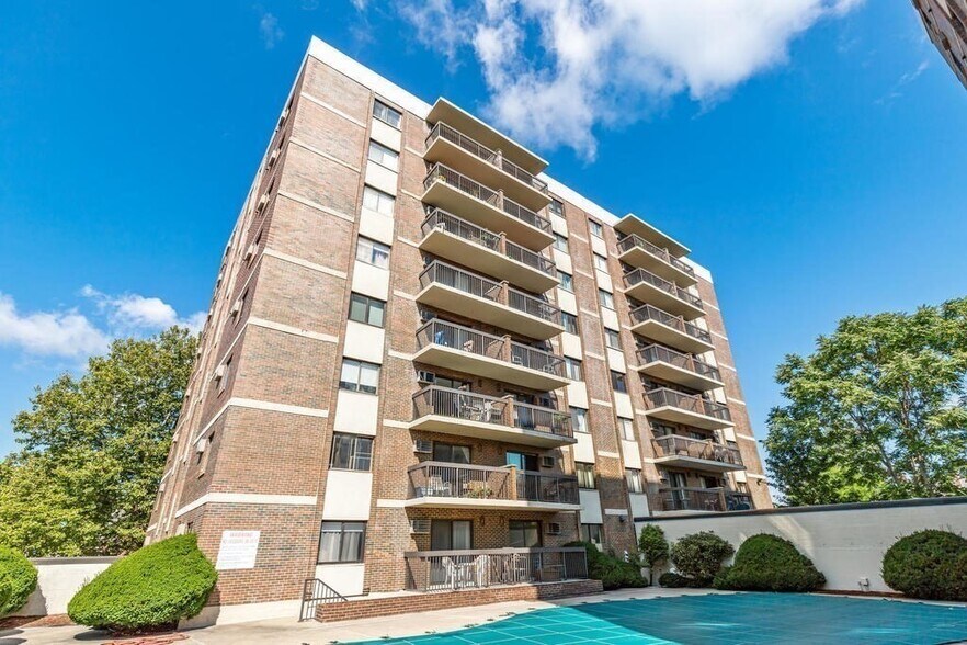 Building Photo - 164 Galen St