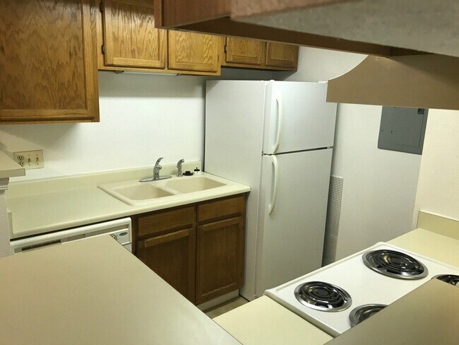 Building Photo - Adorable 1bd w/garage! Large balcony!