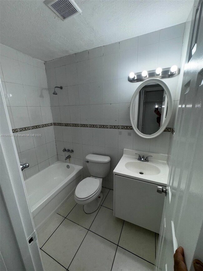 Building Photo - 5150 W 12th Ave