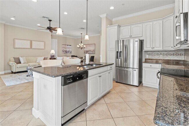 Building Photo - 340 Sapphire Lake Dr