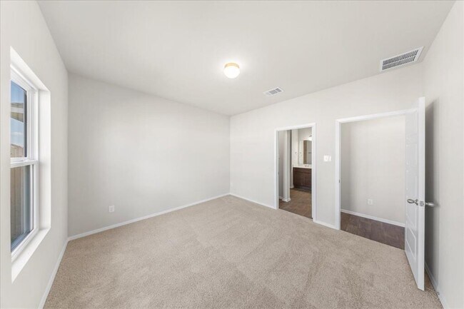 Building Photo - 211 Estallo Wy