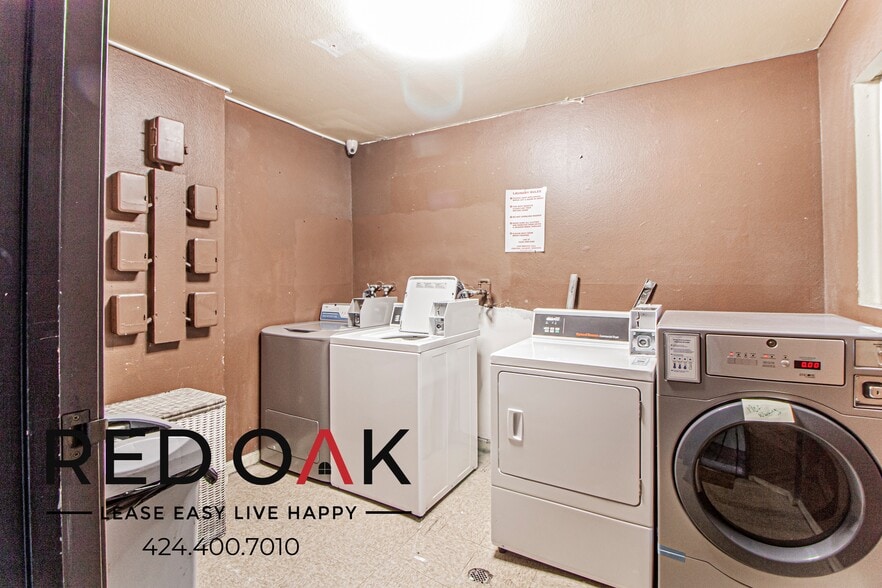 Building Photo - 1522 N Formosa Ave