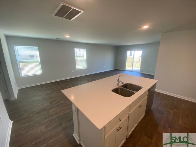 Building Photo - 406 Sea Breeze Dr