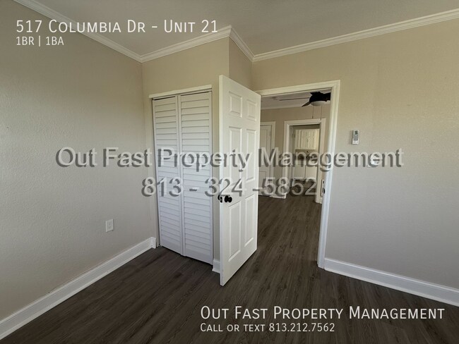 Building Photo - 517 Columbia Dr