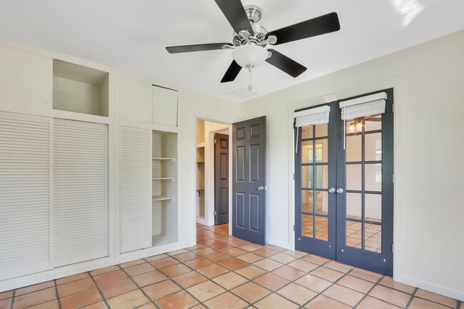 Building Photo - 8336 SE Palm St