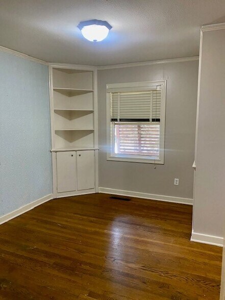 Building Photo - 1510 Wilhurst St