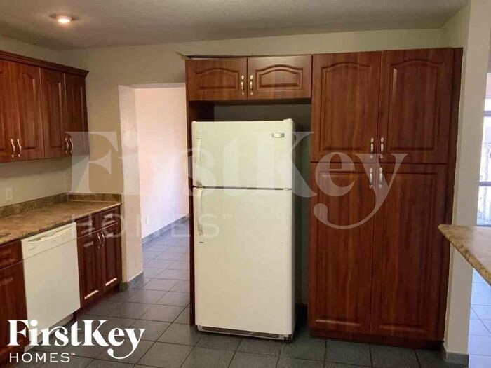 Building Photo - 5784 Strawberry Lakes Cir