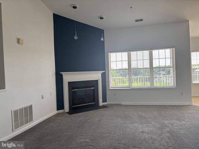 Building Photo - 594 Hopkins Landing Dr