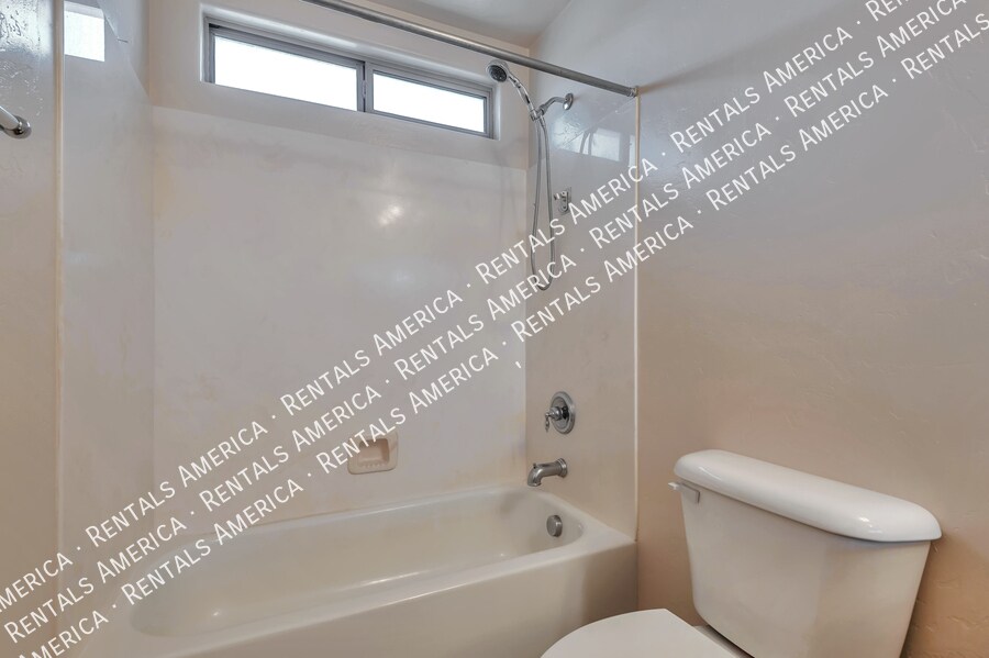 Building Photo - 8261 N Converse Ct