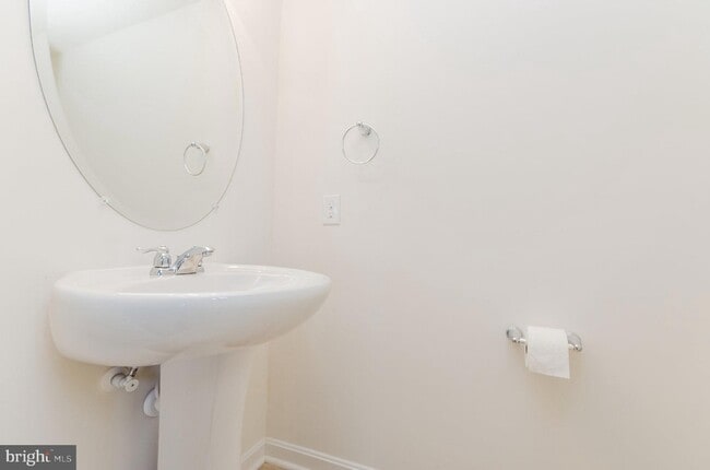 Building Photo - 172 Drexel Ct