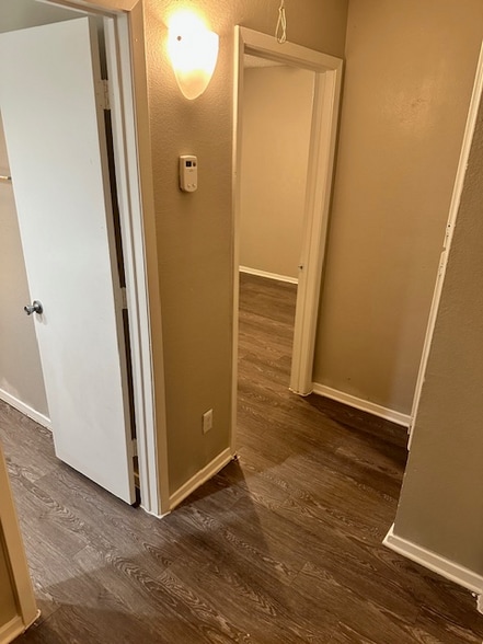 Building Photo - 109 S Las Vegas Trail