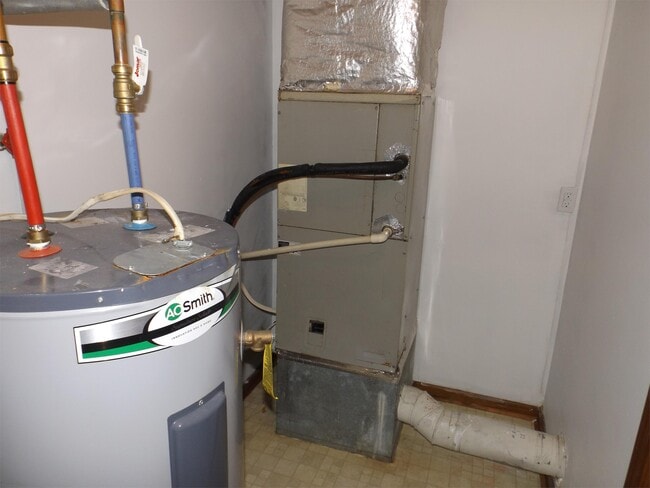 Building Photo - 1226 IN-67