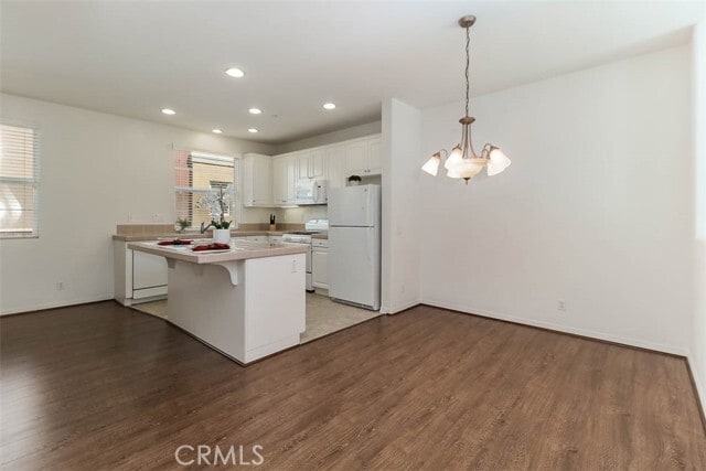 Building Photo - 754 W 1st St