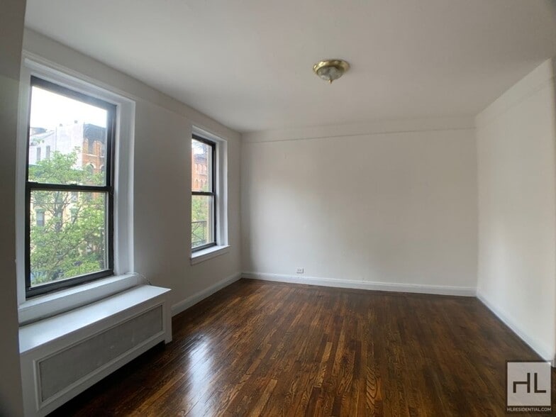Building Photo - East 58TH ST