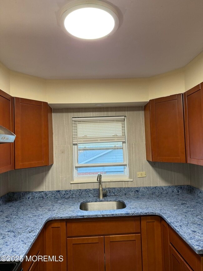 Building Photo - 42K Cambridge Ct