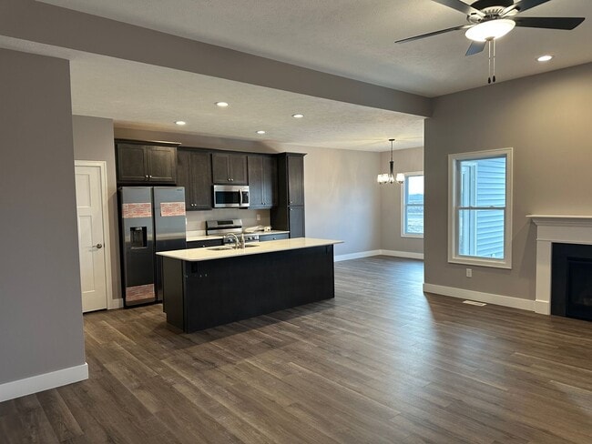 Building Photo - 4609 Castle Pines Dr
