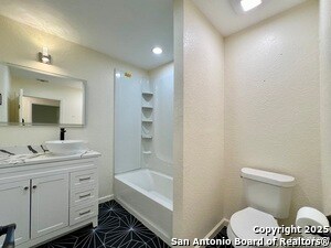 Building Photo - 426 W Wildwood Dr