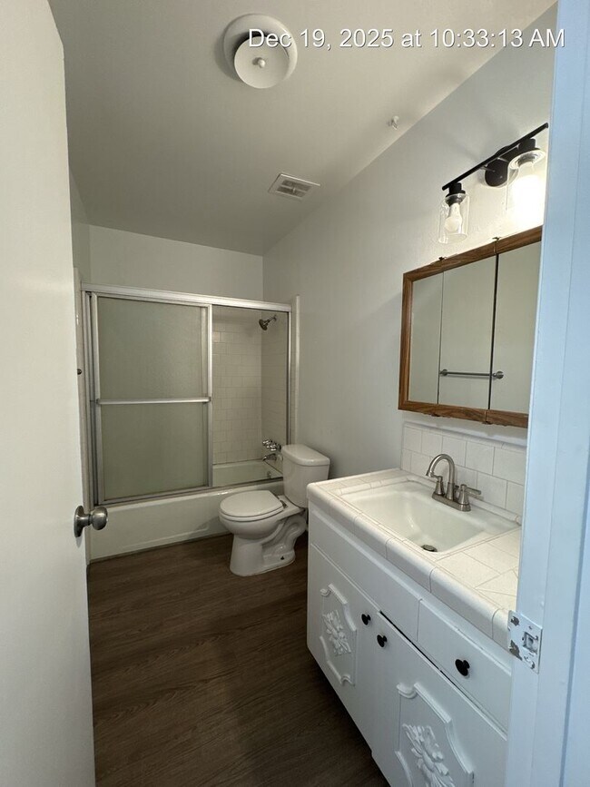 Building Photo - 3811