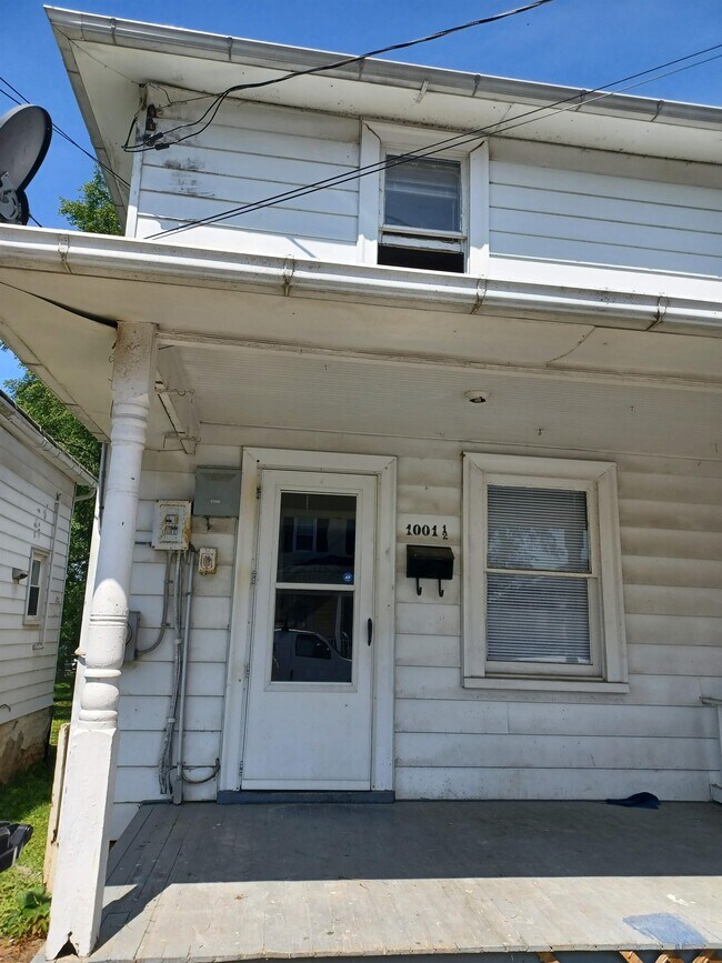 Building Photo - 1001 S Cameron St