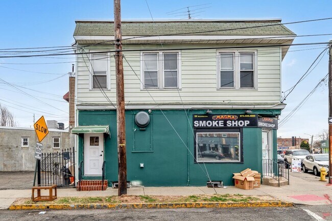 Building Photo - 41 Bloomfield Ave