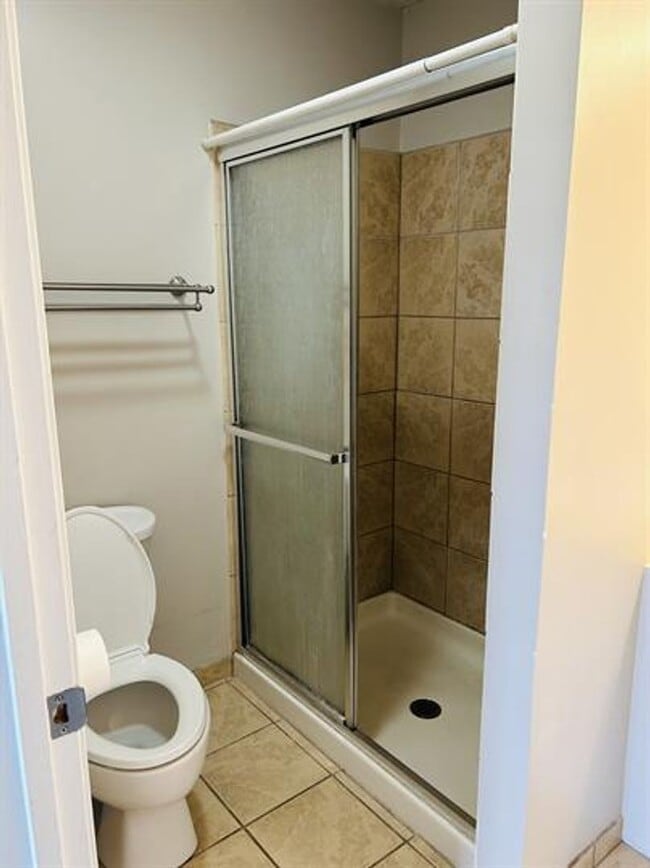 Building Photo - 3/2 Available Now