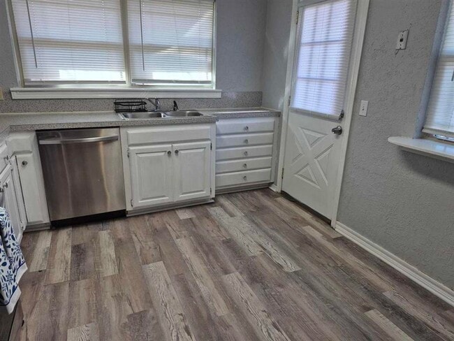 Building Photo - 2209 NW Smith Ave