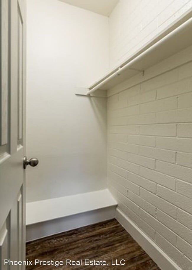Building Photo - 1518 W Colter St
