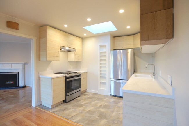 Building Photo - Glen Park: Immaculate Renovated Home 3 Bed...