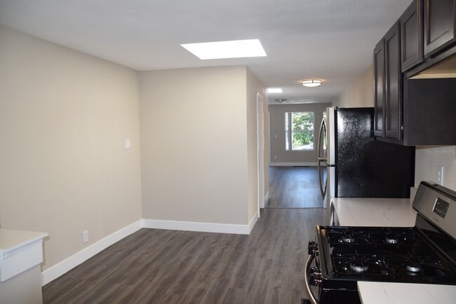 Building Photo - DOWNING3012