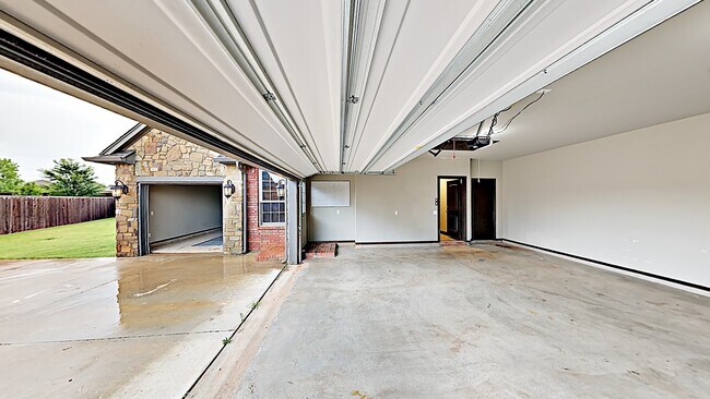 Building Photo - 4 Bedroom home in Rose Creek - DEER CREEK SCHOOLS