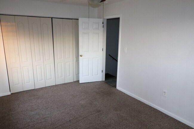 Building Photo - 727 Lucaya Dr