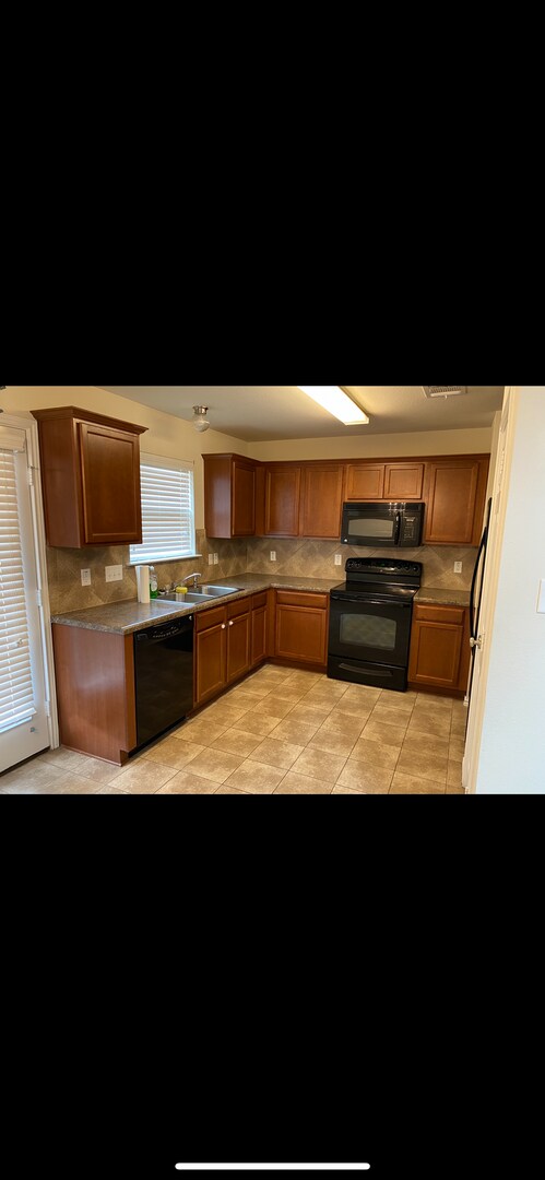 Building Photo - 5104 Lions Gate Ln