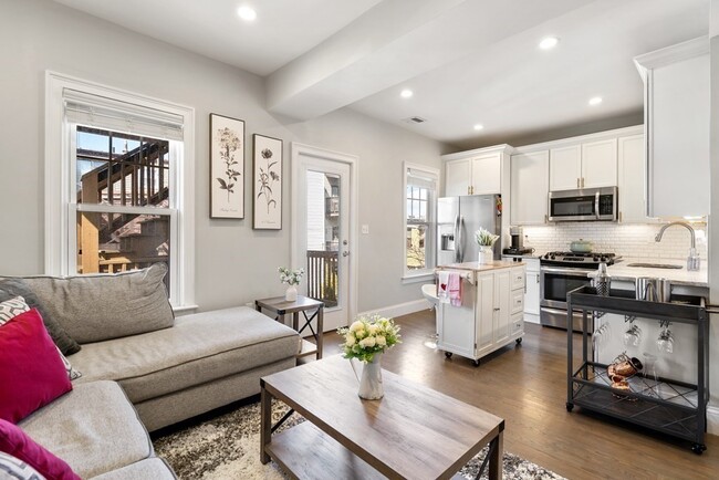 Kitchen and living room - 90 Morris St