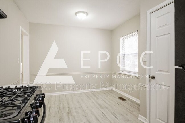 Building Photo - 817 N Gary Ave