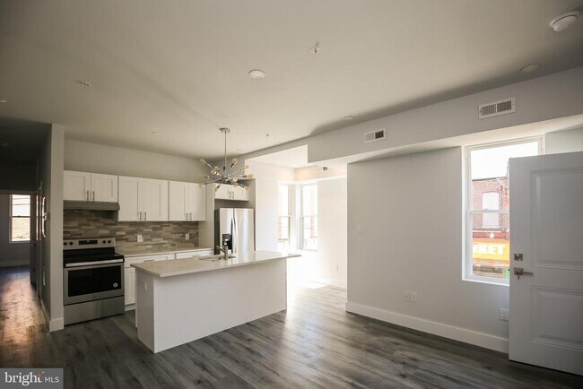 Building Photo - 537 N 35th St