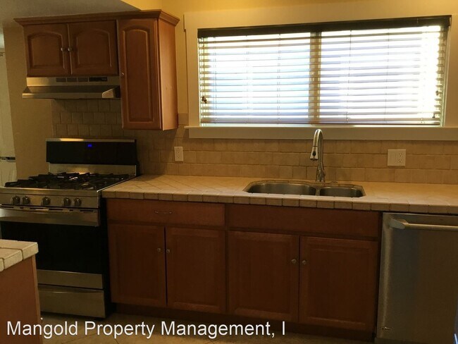 Building Photo - 4 br, 2 bath House - 48 Pine Street