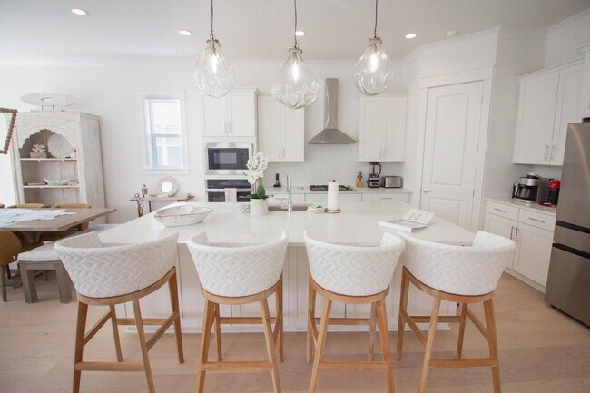 Building Photo - 141 Valdare Ln