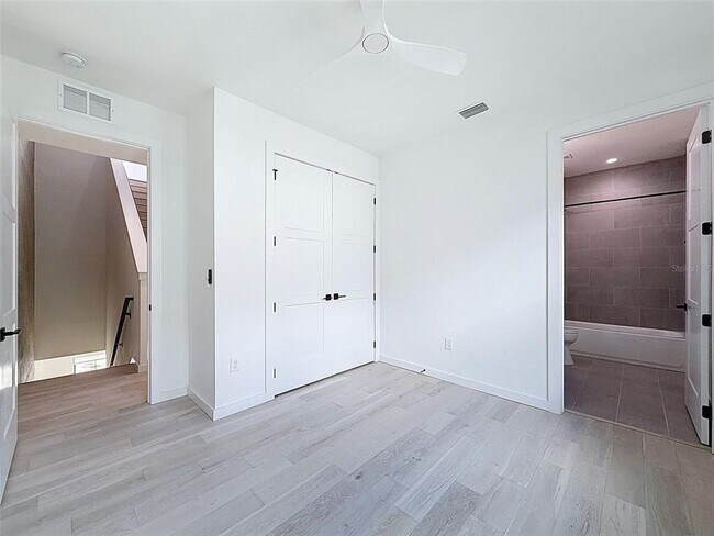 Building Photo - 1302 E Kay St