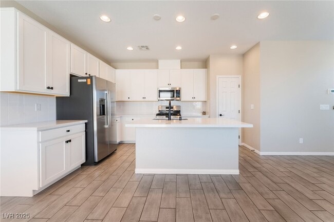 Building Photo - 4540 Anspach St