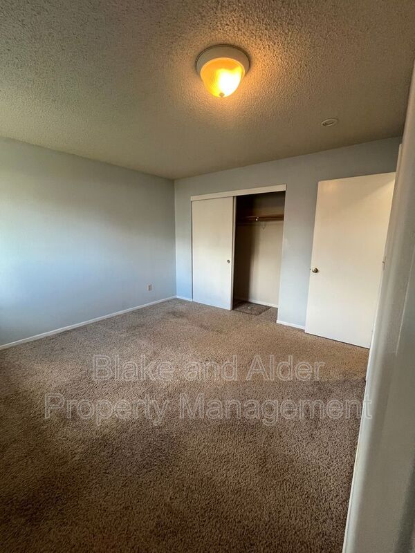 Building Photo - 5531 SW Lombard Ave