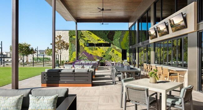 Building Photo - Immaculate Luxury 2 Bed 2.5 Bath 2,012sqft...