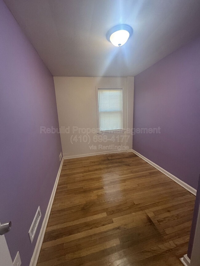 Building Photo - 4430 Shamrock Ave