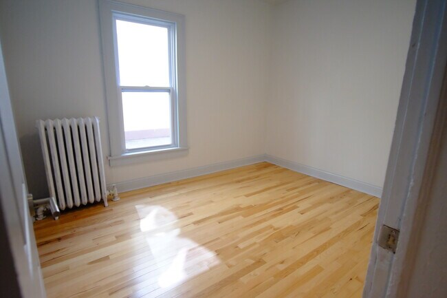 Building Photo - 3315 Nicollet Ave