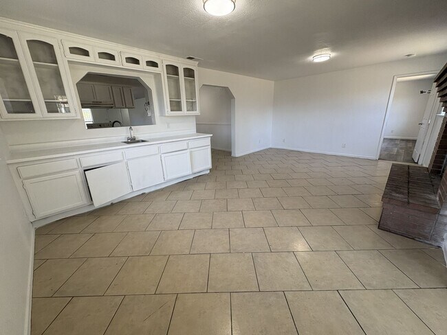 Building Photo - 6313 Hermosa St