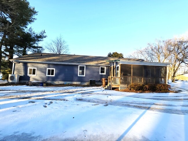 Building Photo - 29325 W Line Rd