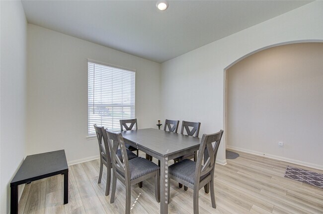 Building Photo - 10702 Millet Ct